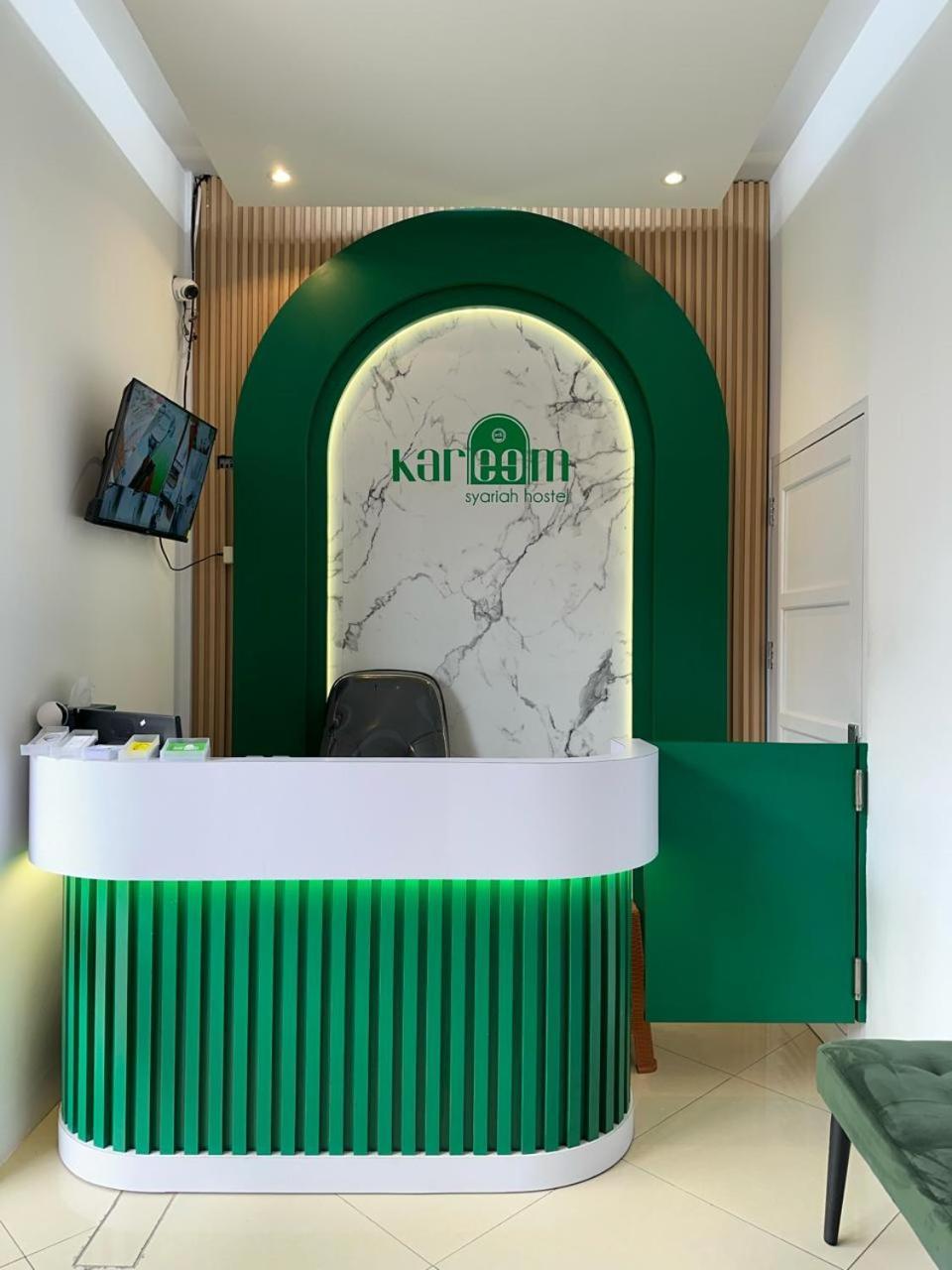 Kareem Syariah Hostel Bukittinggi Exterior photo